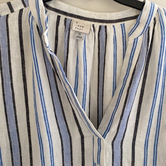 NWOT  A New Day v-neck stripped top​ - Picture 3 of 5